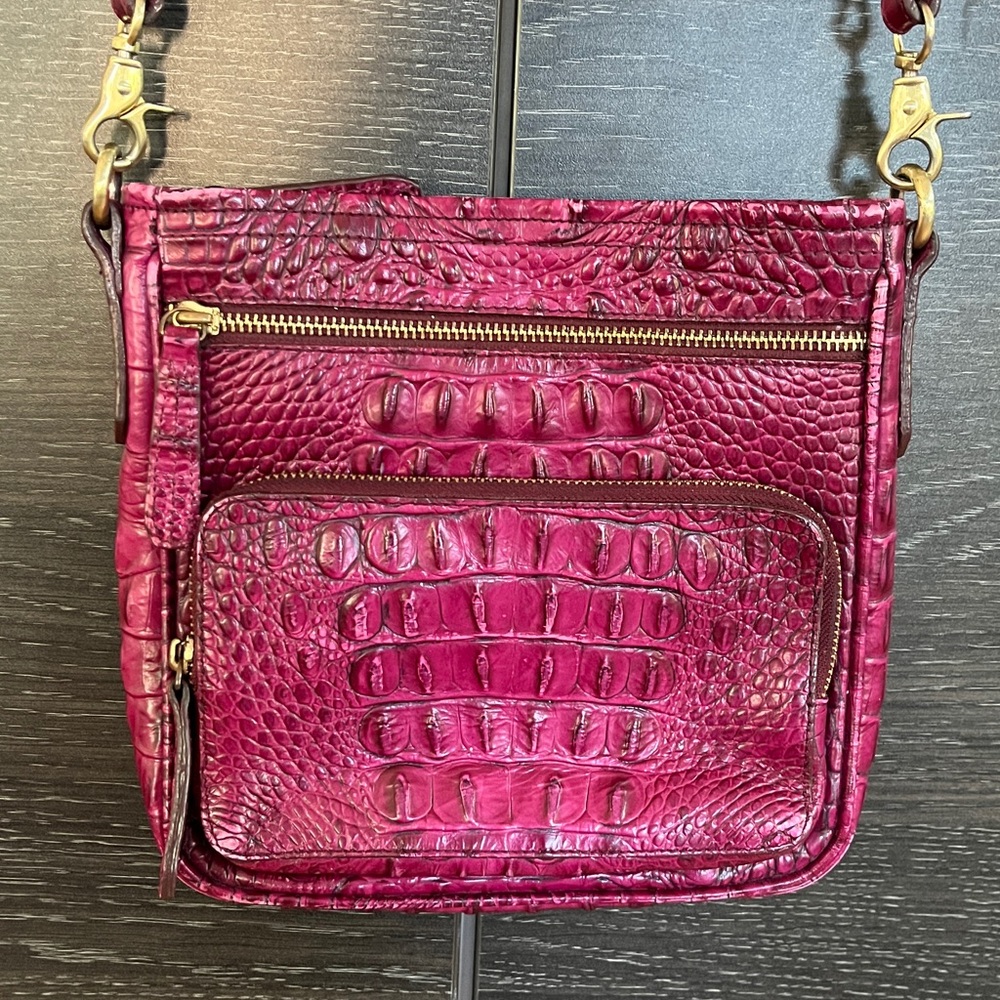 EUC Brahmin Cleo Crossbody Black Cherry Leather Croc Print Bag w Built In Wallet